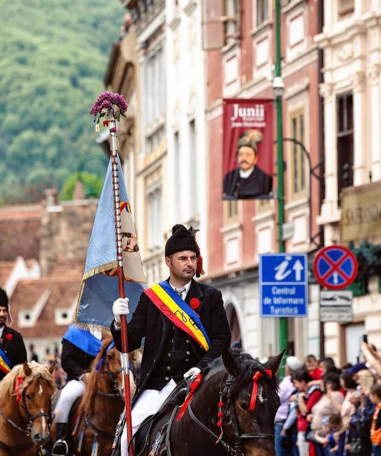 Central Studio Brasov Luaran gambar